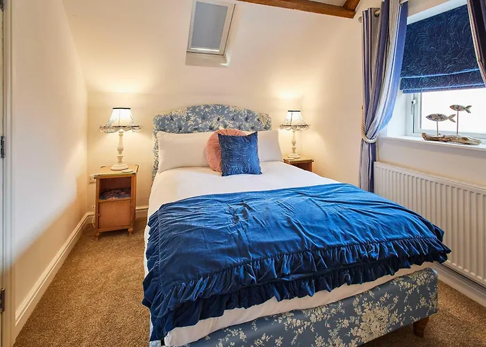 Host & Stay - The Snug