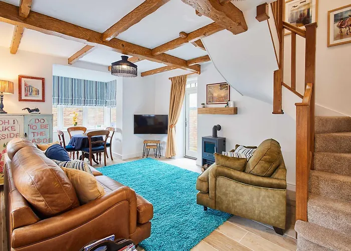 Host & Stay - The Snug