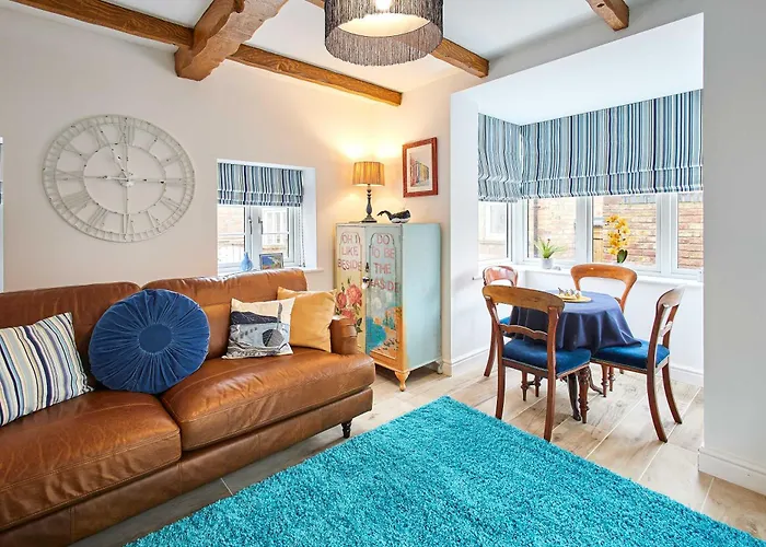 Host & Stay - The Snug
