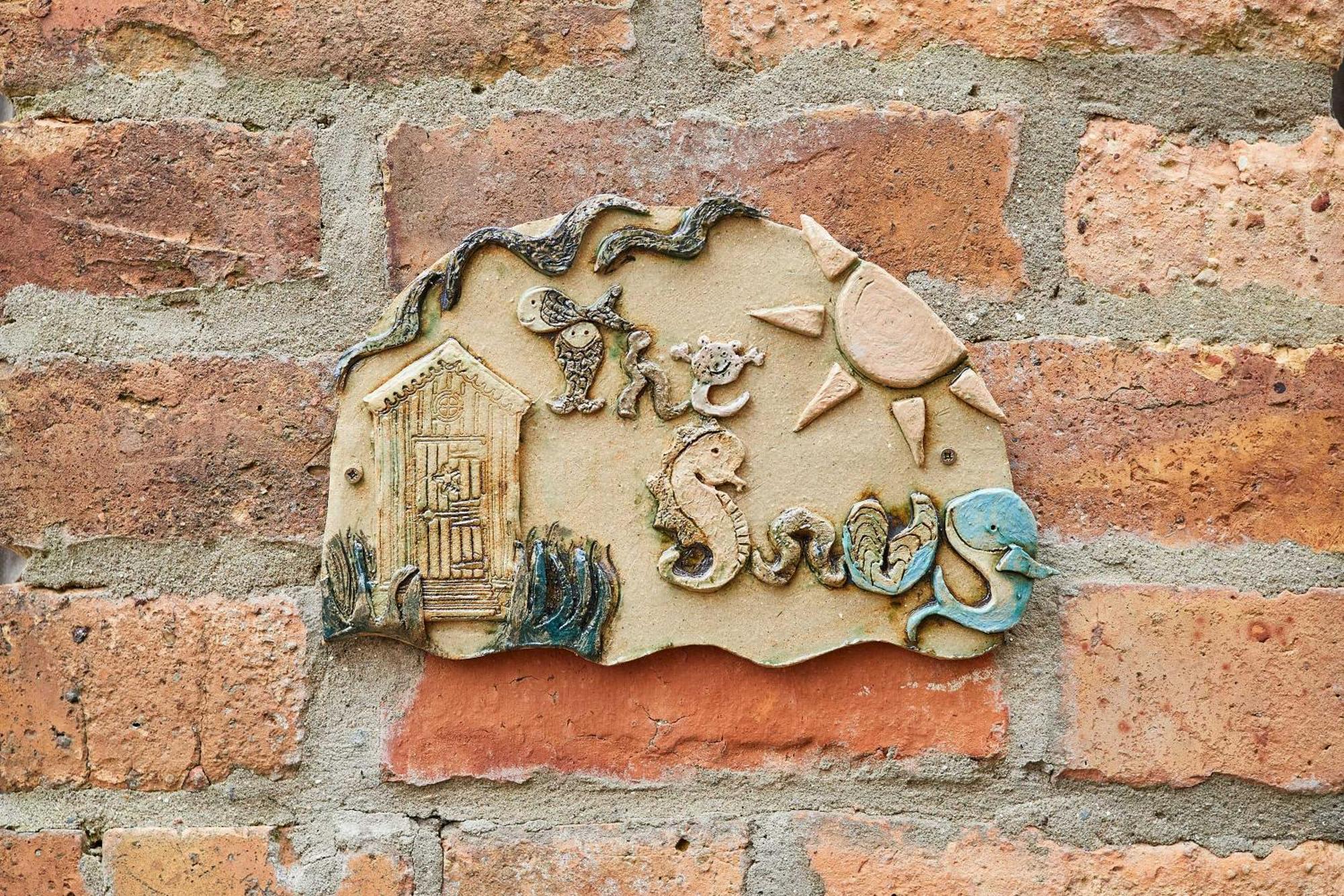 Host & - The Snug